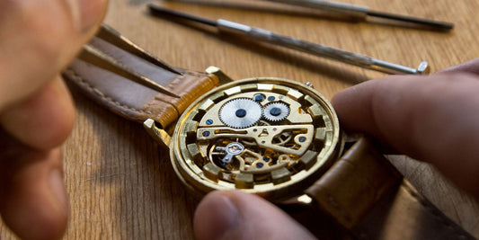 Réparation de montres : comment faire pour démonter une montres de luxe ?