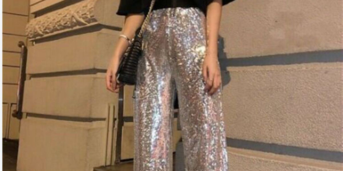 Éclat et Élégance : Le Pantalon Argenté, un Must-Have de la Saison!