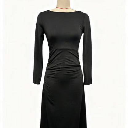 Robe Évasée à Manches Longues – Élégance Intemporelle