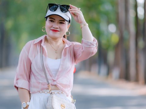 Les 3 types de vêtements rose que vous pouvez porter cet été