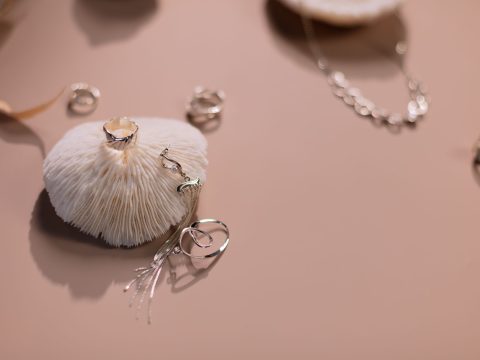 La mode des bijoux plaqués or : pourquoi sont-ils si populaires ?