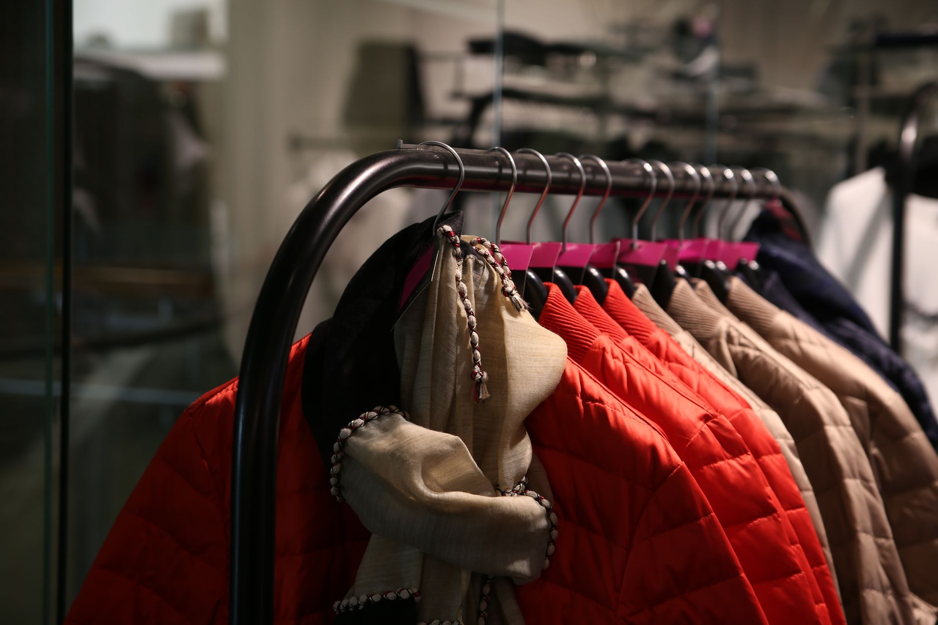 Découverte de Róhe : un monde où mode et luxe se rencontrent