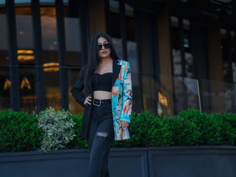 Veste femme : les modèles qui transcendent les saisons et s’imposent comme des incontournables