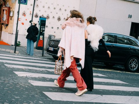 10 accessoires incontournables pour transformer n’importe quelle tenue