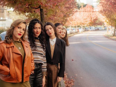 Génération nostalgie : comment les années 70, 80 et 90 inspirent la Gen Z en 2025