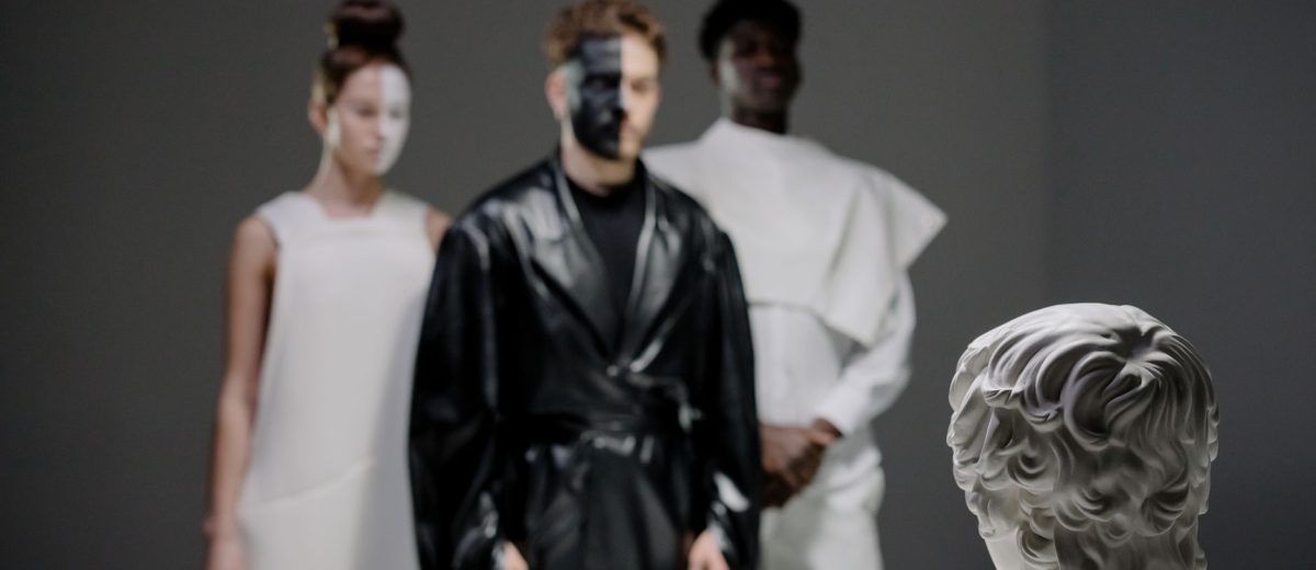 Balenciaga : un Hiver 2026 entre théâtralité et sensualité