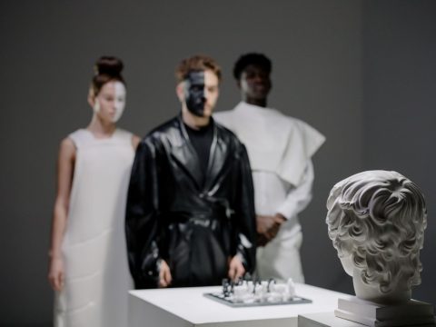 Balenciaga : un Hiver 2026 entre théâtralité et sensualité