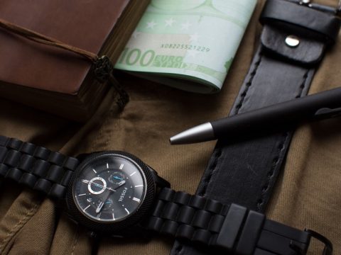 Sacoche, portefeuille, ceinture : les accessoires qui font une tenue homme