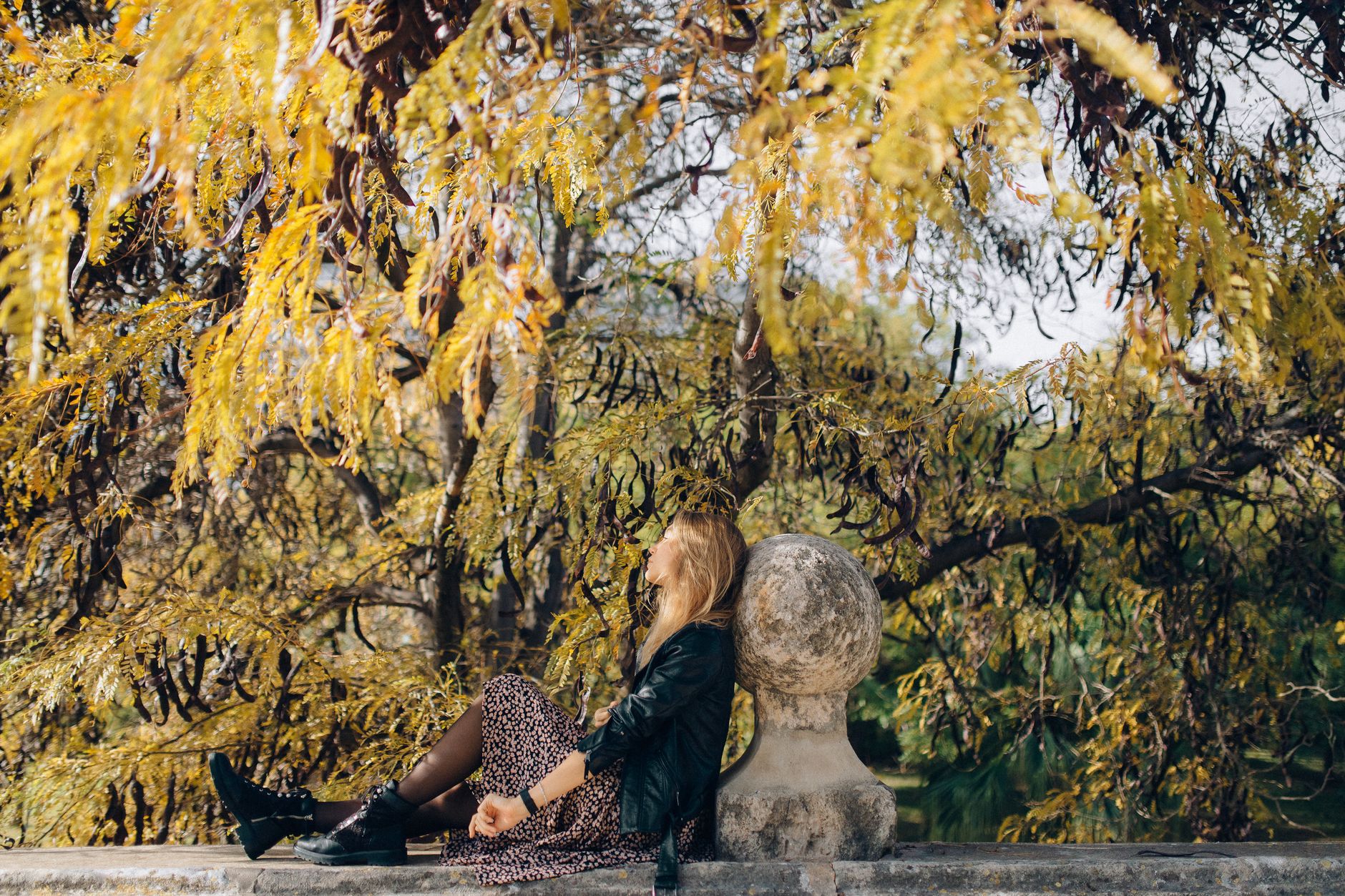 Isabelle Ithurburu adopte un denim tendance pour l'automne