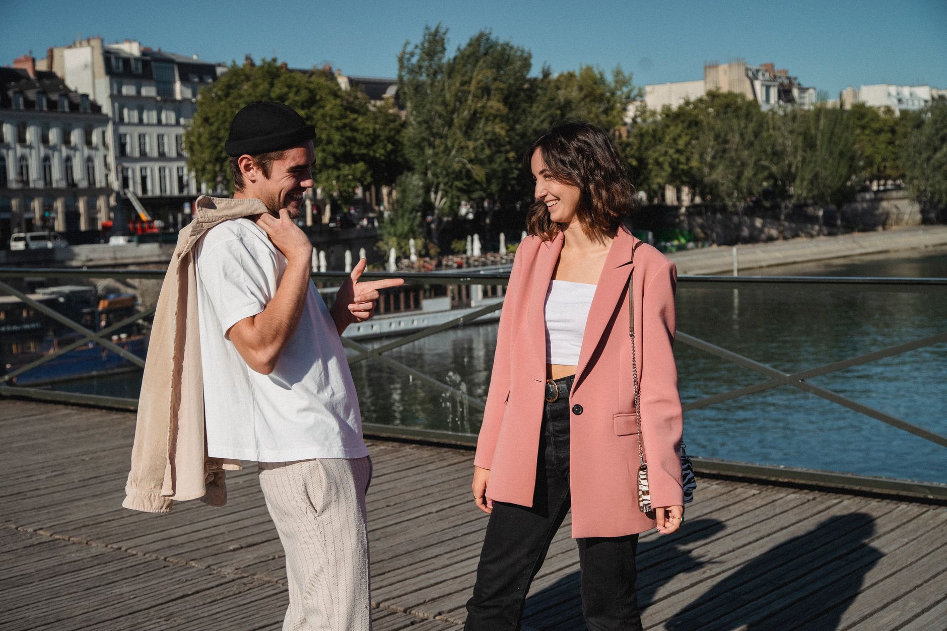 Cindy Bruna : le retour audacieux d'une icône du chic