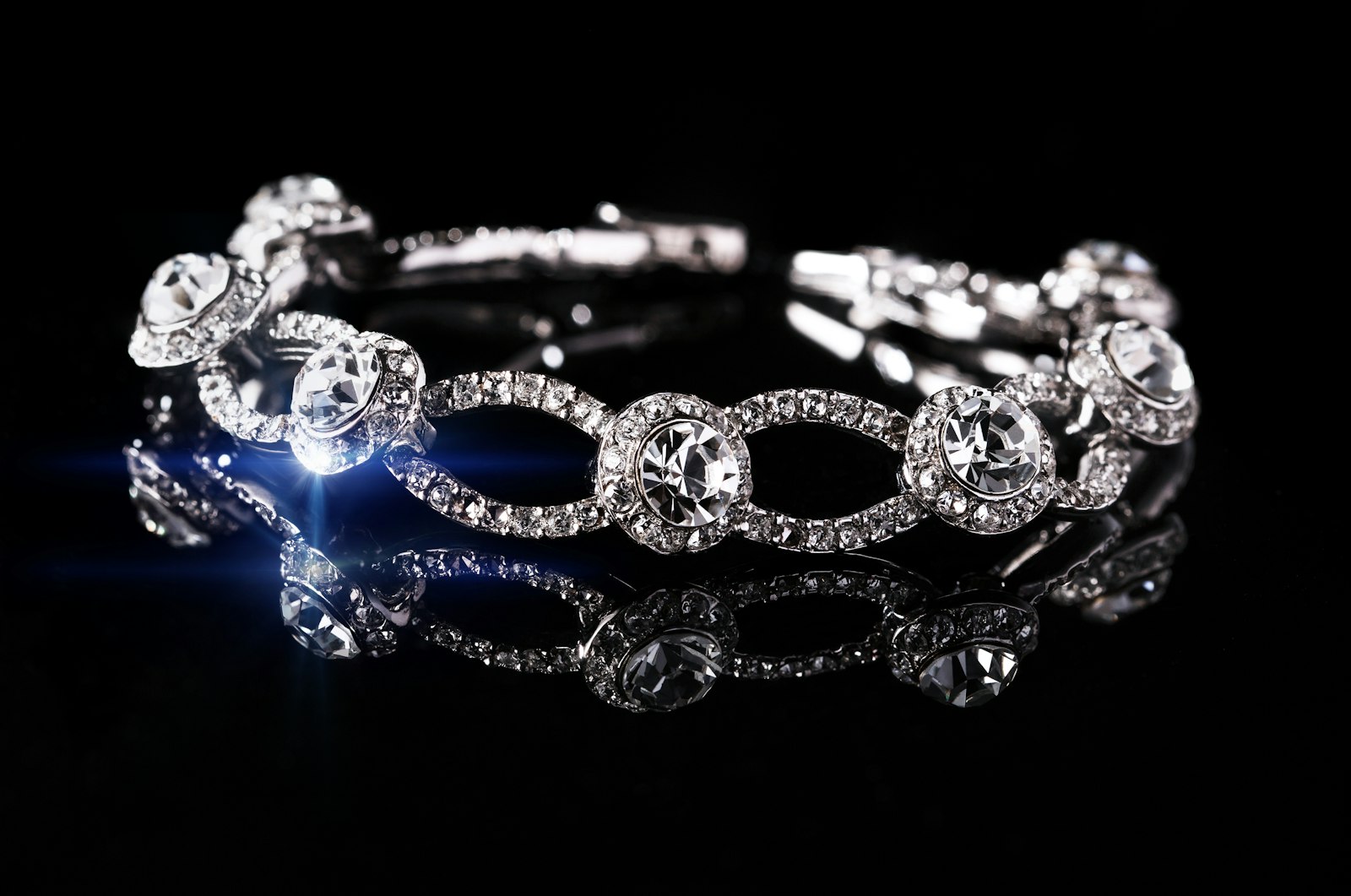Bijou de cheville en diamants, tendance mode elegante