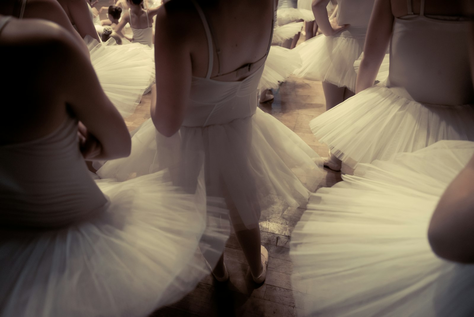 Transformez votre garde-robe automnale avec le balletcore d&rsquo;Elle Fanning