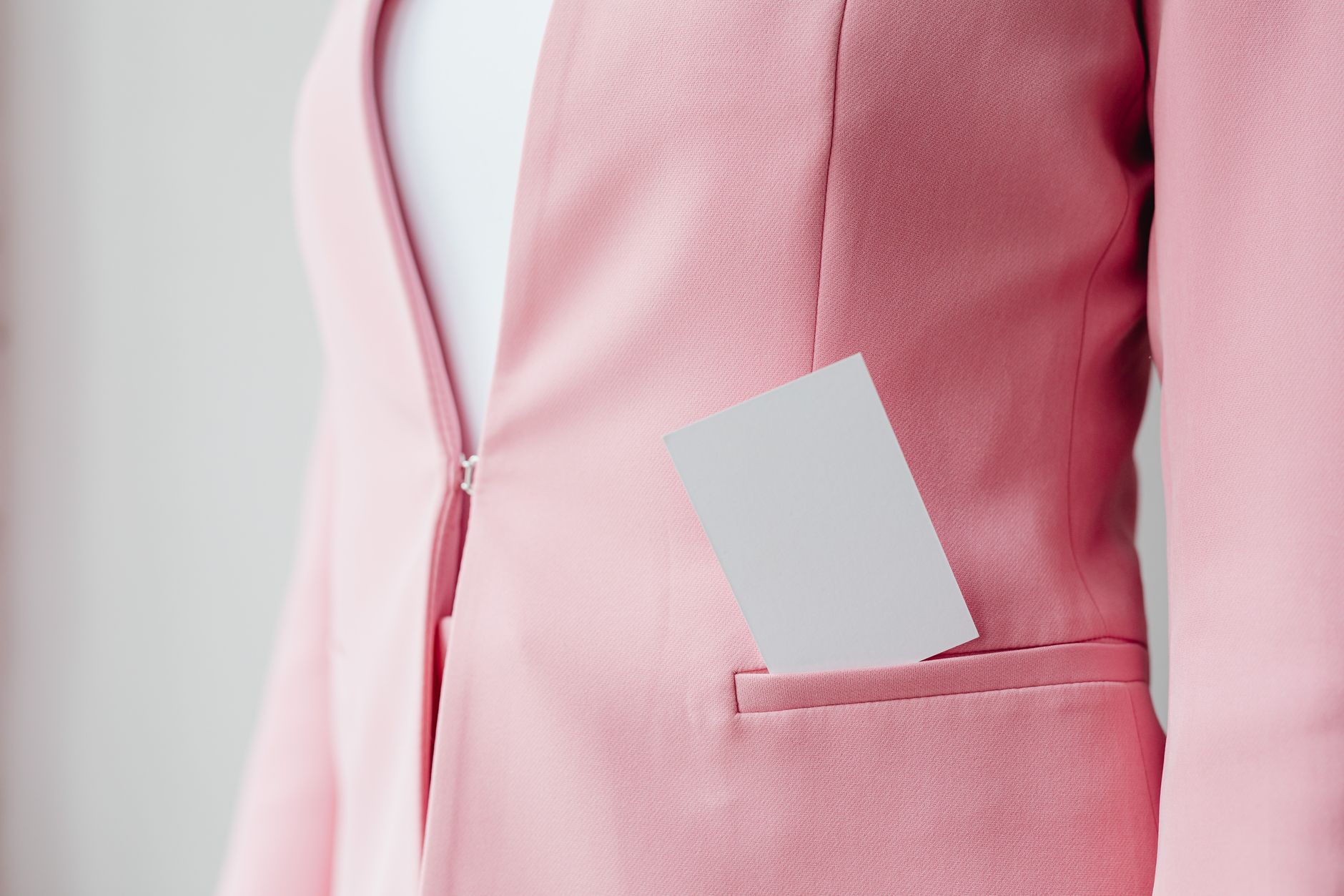 Le blazer rose de Letizia : l&rsquo;allié mode pour une rentrée colorée