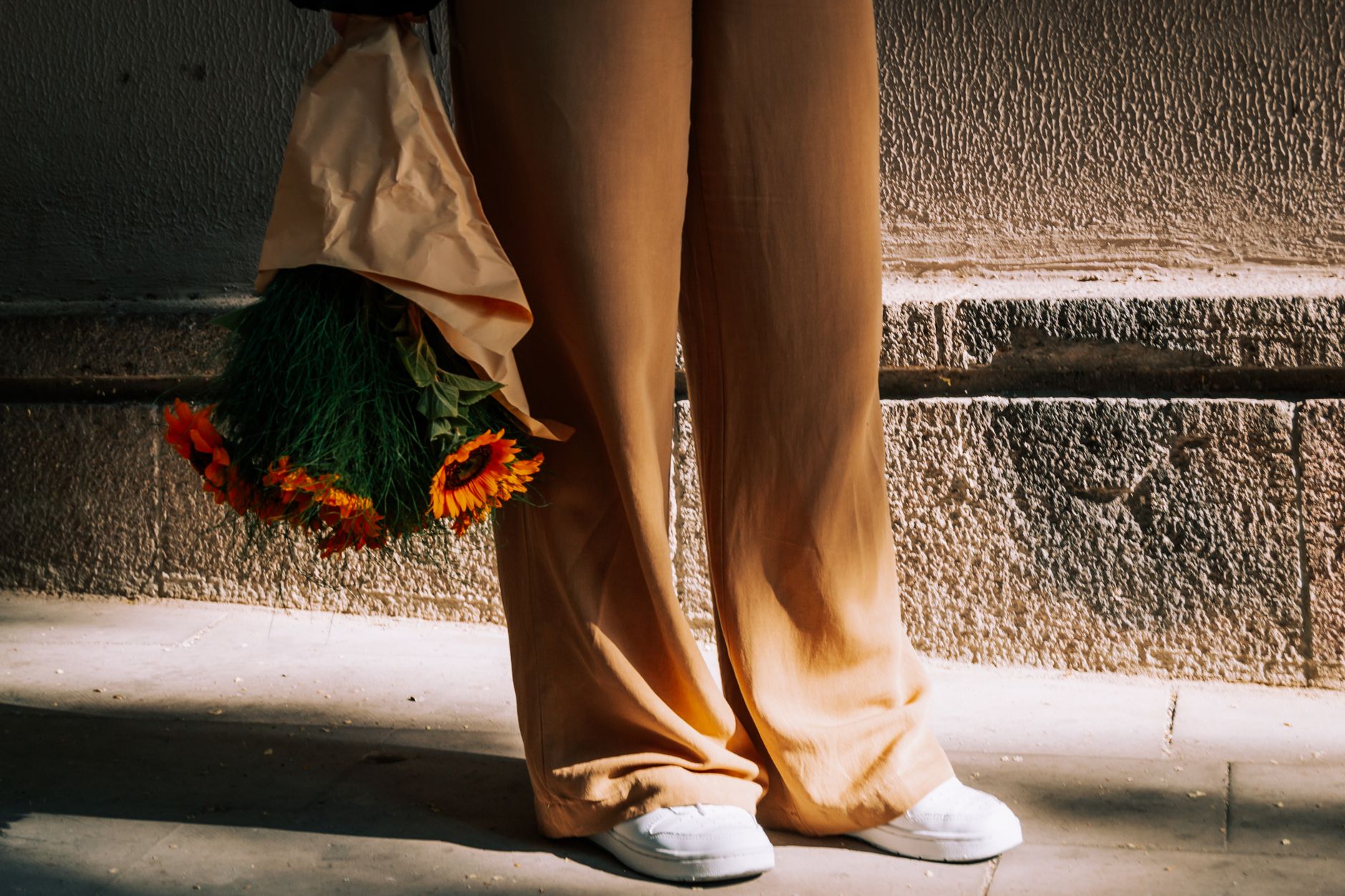 Comment le pantalon de Charlotte Gainsbourg révolutionne votre garde-robe