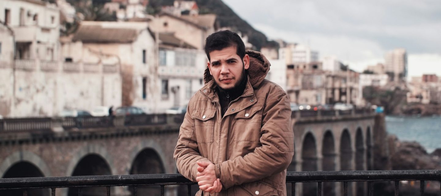 Dès cet hiver, la parka ceinturée devient l&rsquo;atout style indispensable