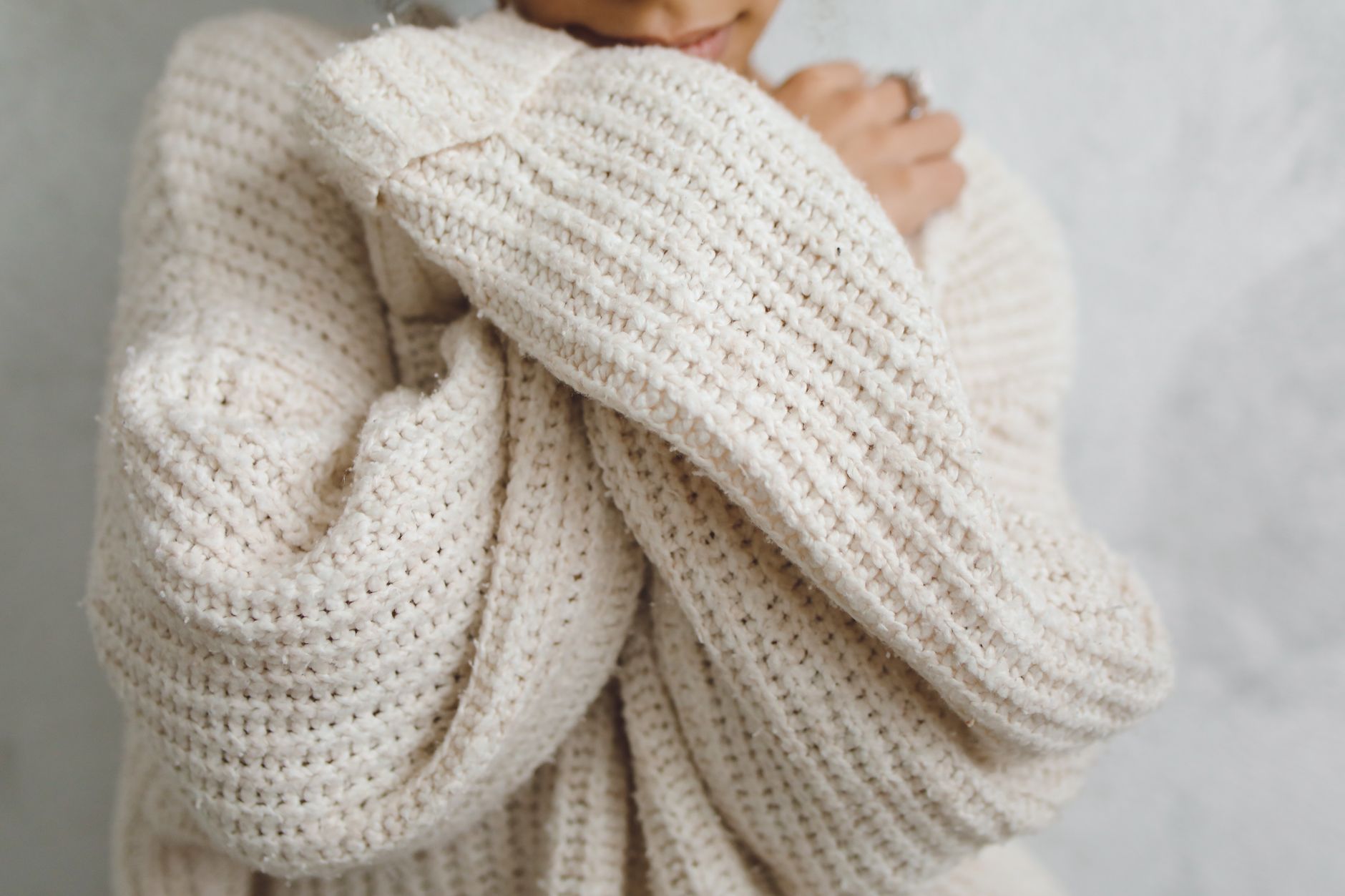 Dès cet automne, adoptez les couleurs terre pour un style chaud et tendance