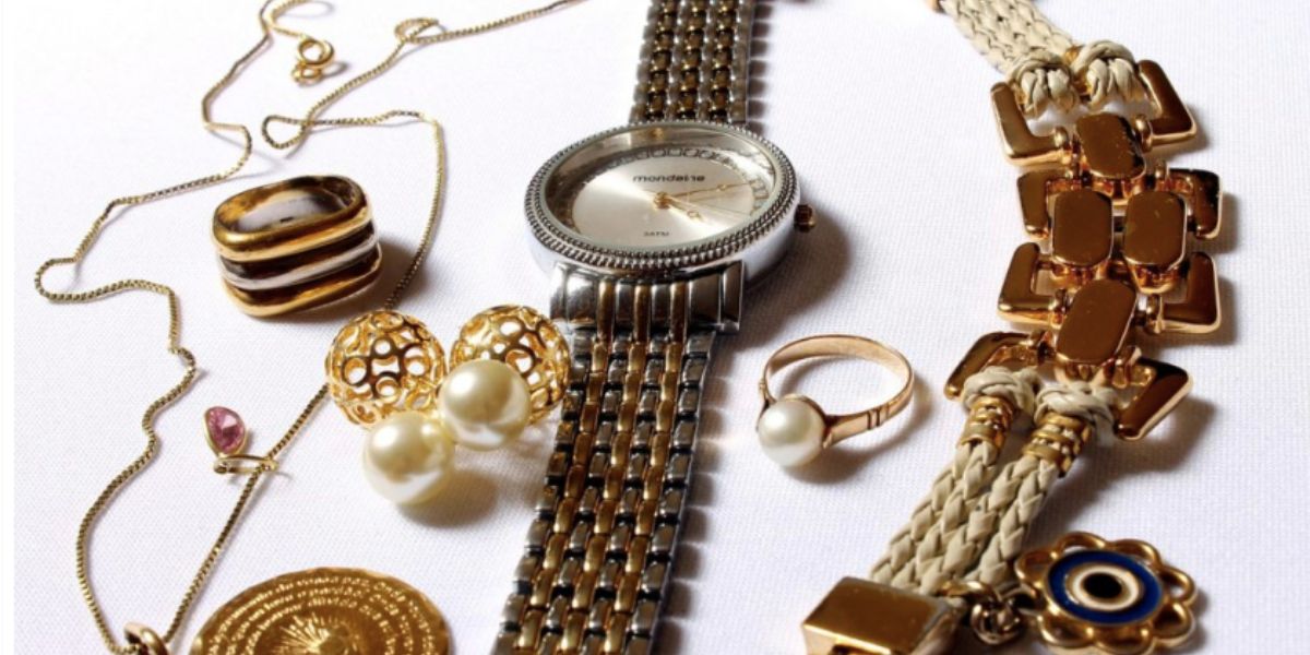 Découvrez Votre Look Unique : Guide Incontournable pour Associer Montres Vintage et Bijoux Modernes