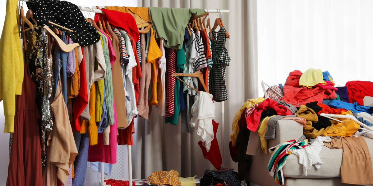 La France restreint la « fast fashion » ultra‑rapide : un tournant historique pour la mode durable
