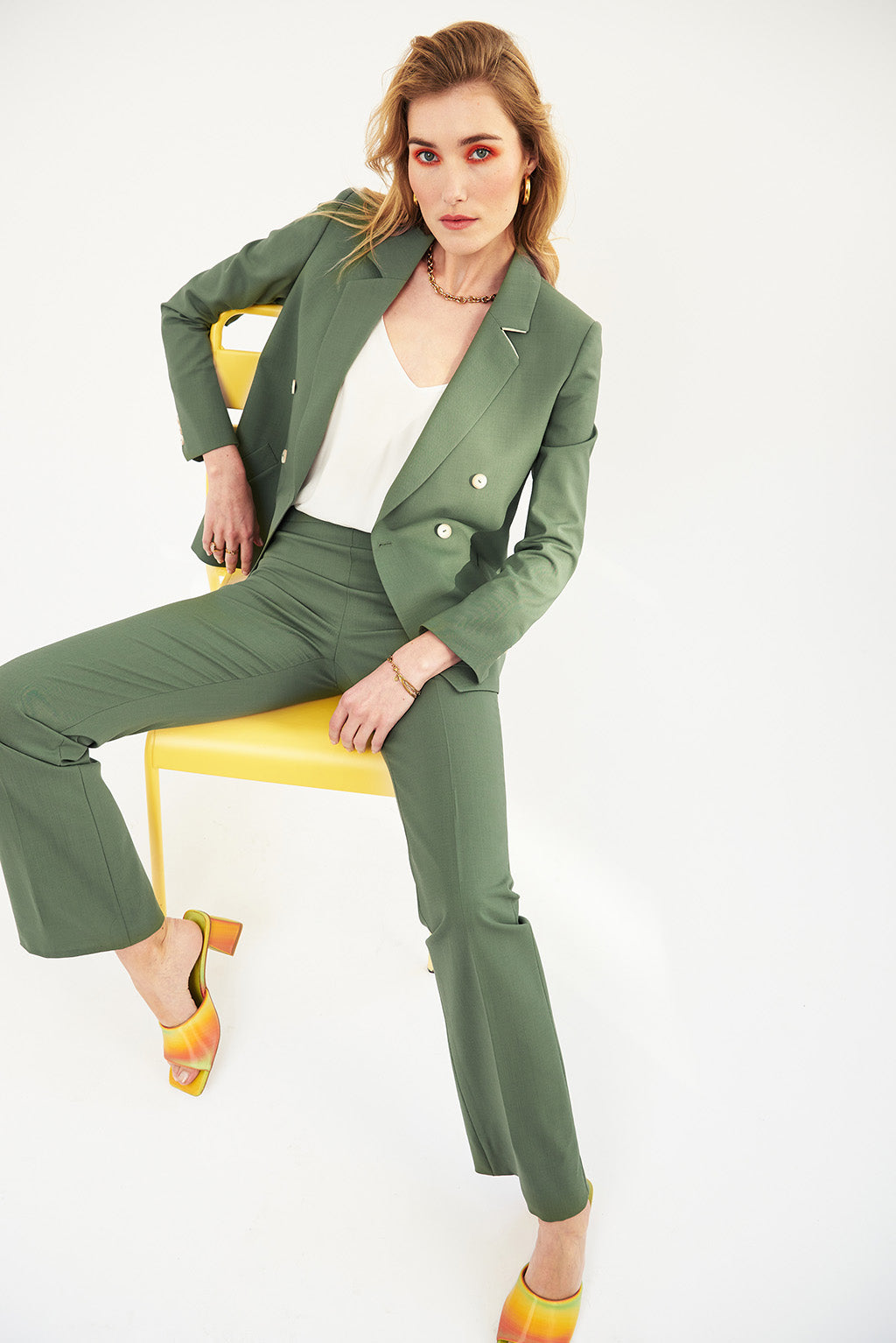 Comment s’habiller avec un tailleur femme ?